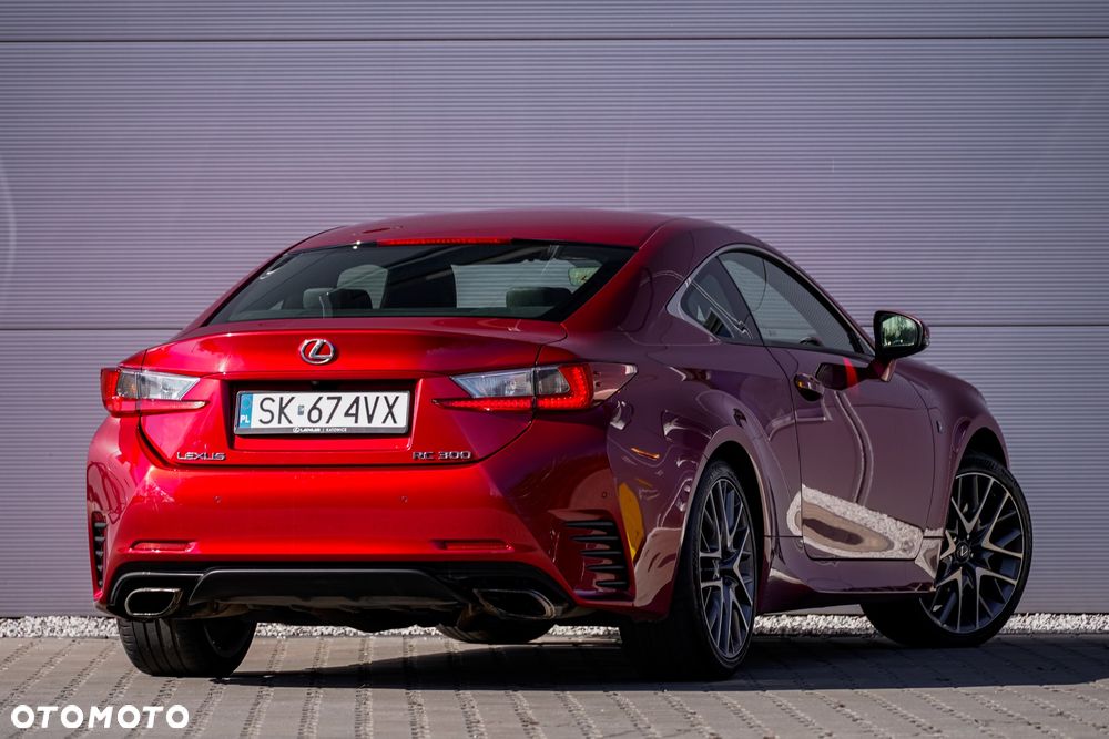 Lexus RC 200t / 300 F Sport - 10