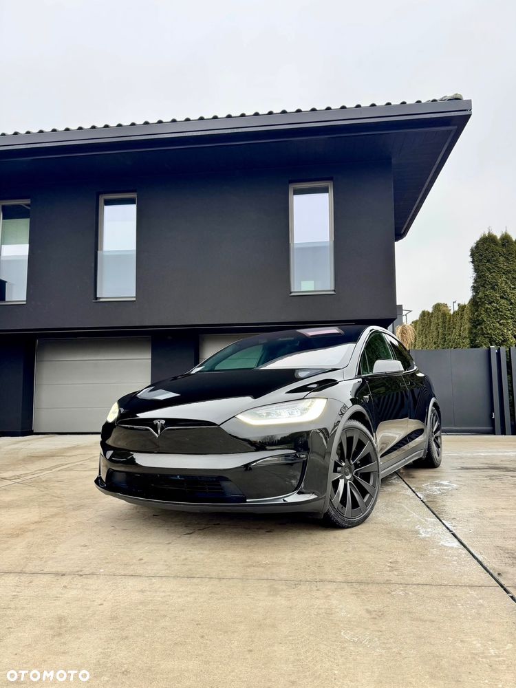 Tesla Model X - 1