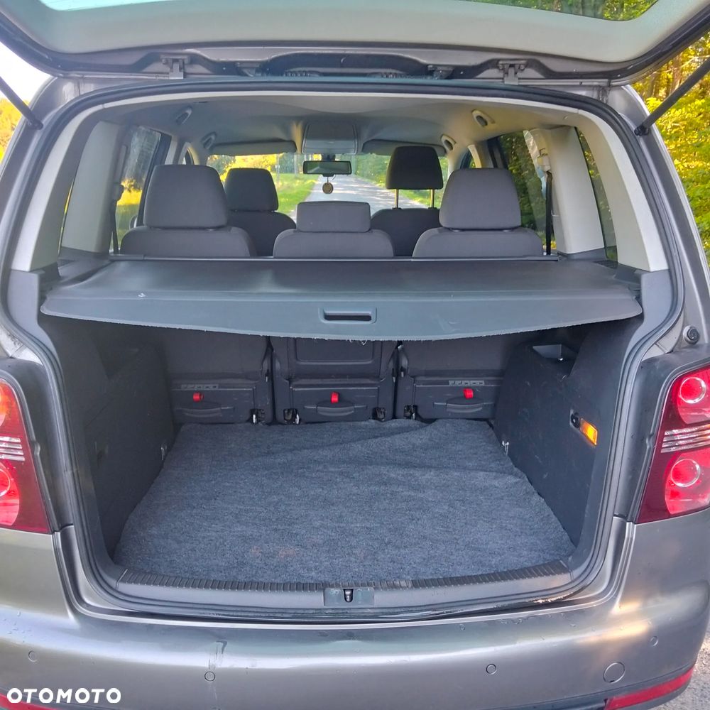 Volkswagen Touran - 2