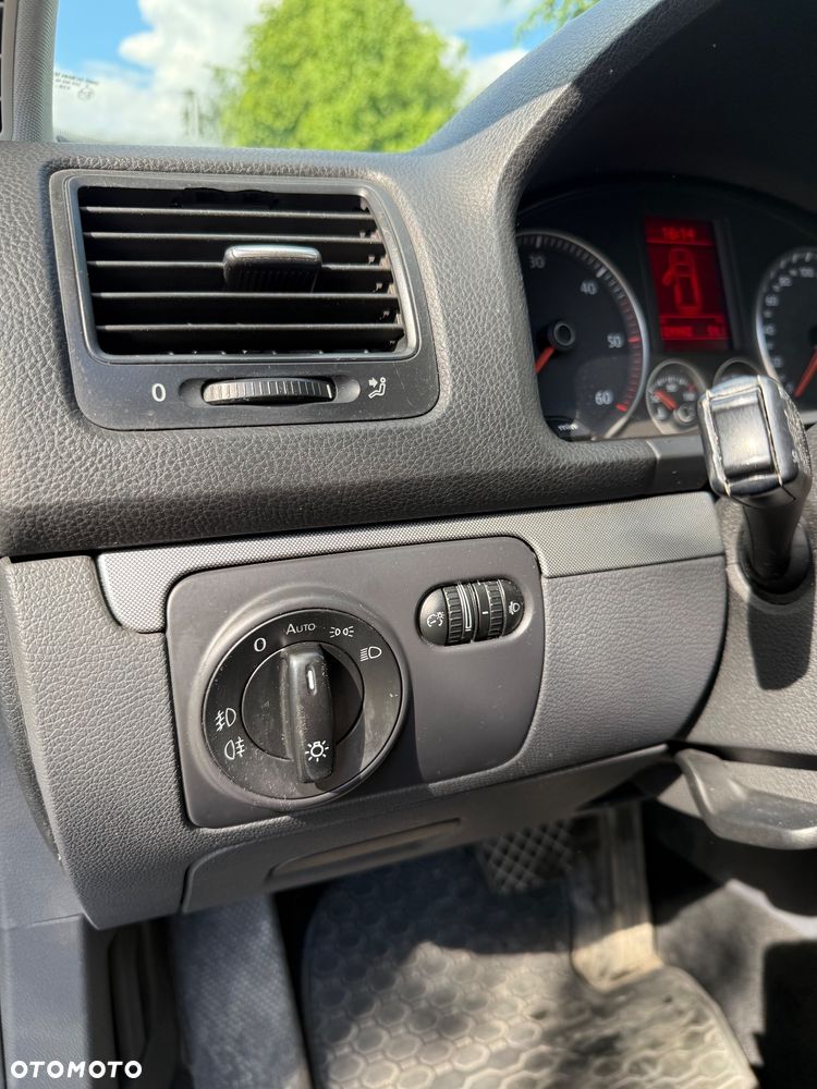 Volkswagen Golf 1.9 TDI Comfortline DSG - 17