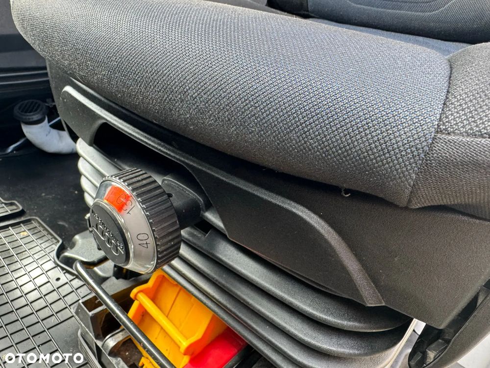 Iveco 70C18, WINDA ,14 EP, SALON PL ,Kontener, Bezwypadkowy ,7,2 T , 3.0 , Spanie z tyłu x2 - 15