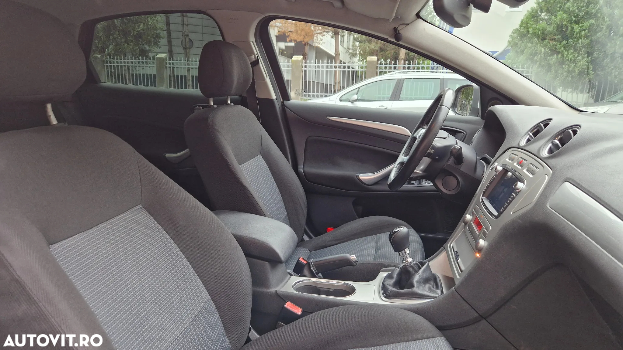 Ford Mondeo 2.0 TDCi Trend - 13