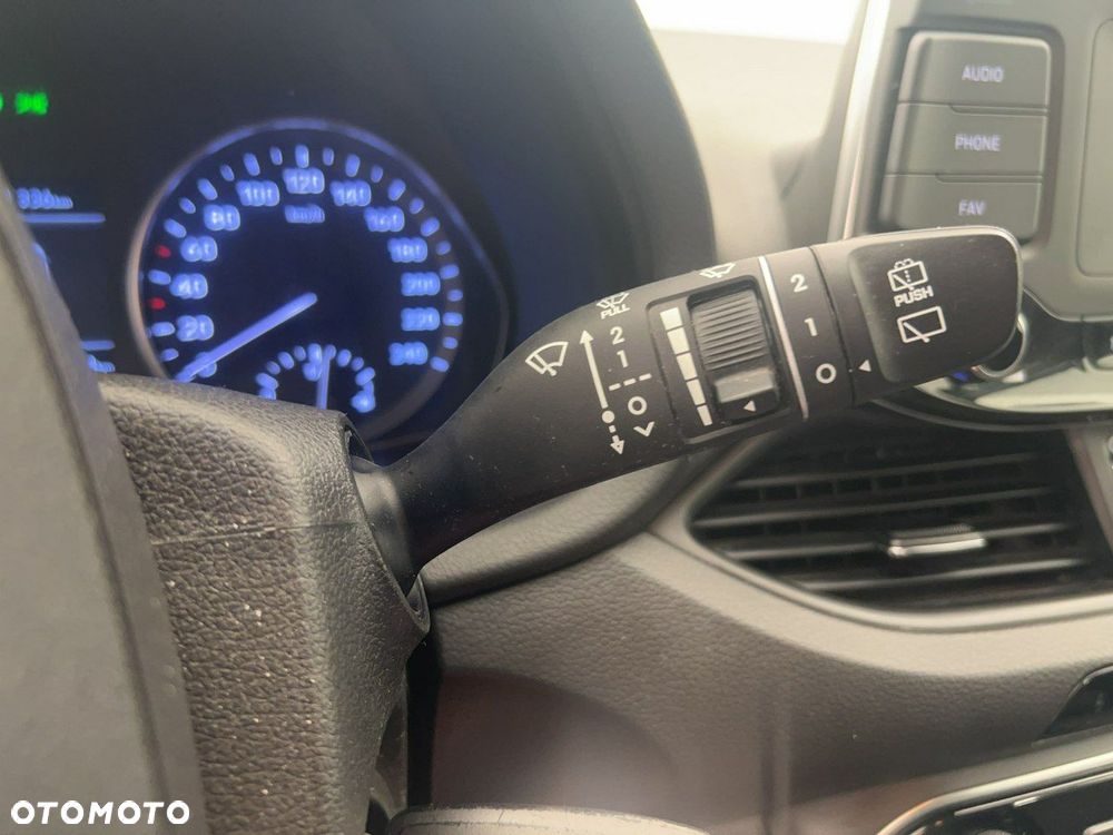 Hyundai i30 1.5 DPI Classic + - 23