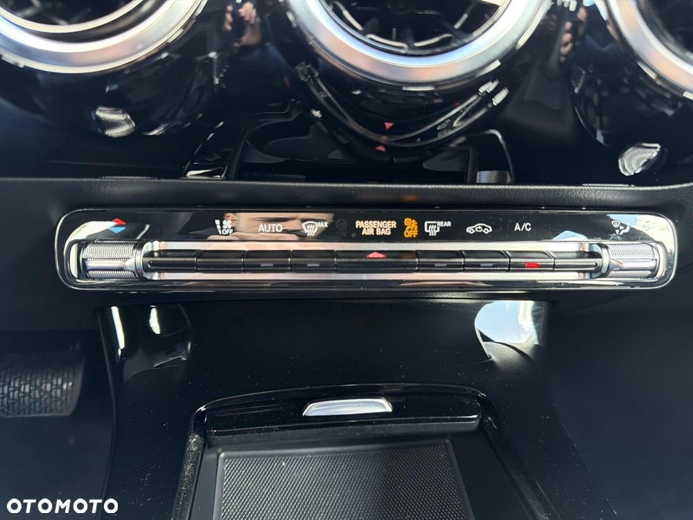 Mercedes-Benz CLA - 27