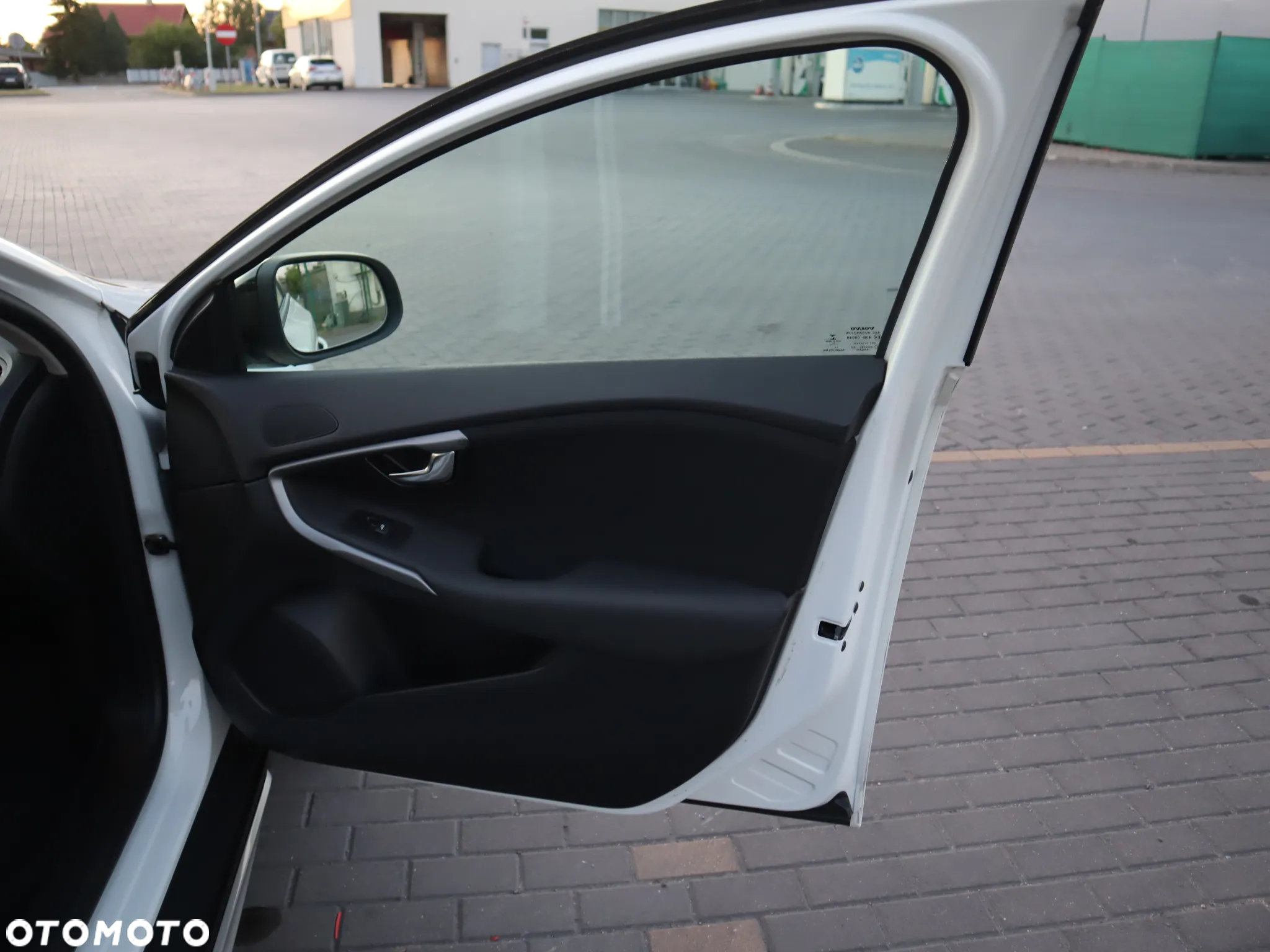Volvo V40 Cross Country T3 Drive-E Kinetic - 22
