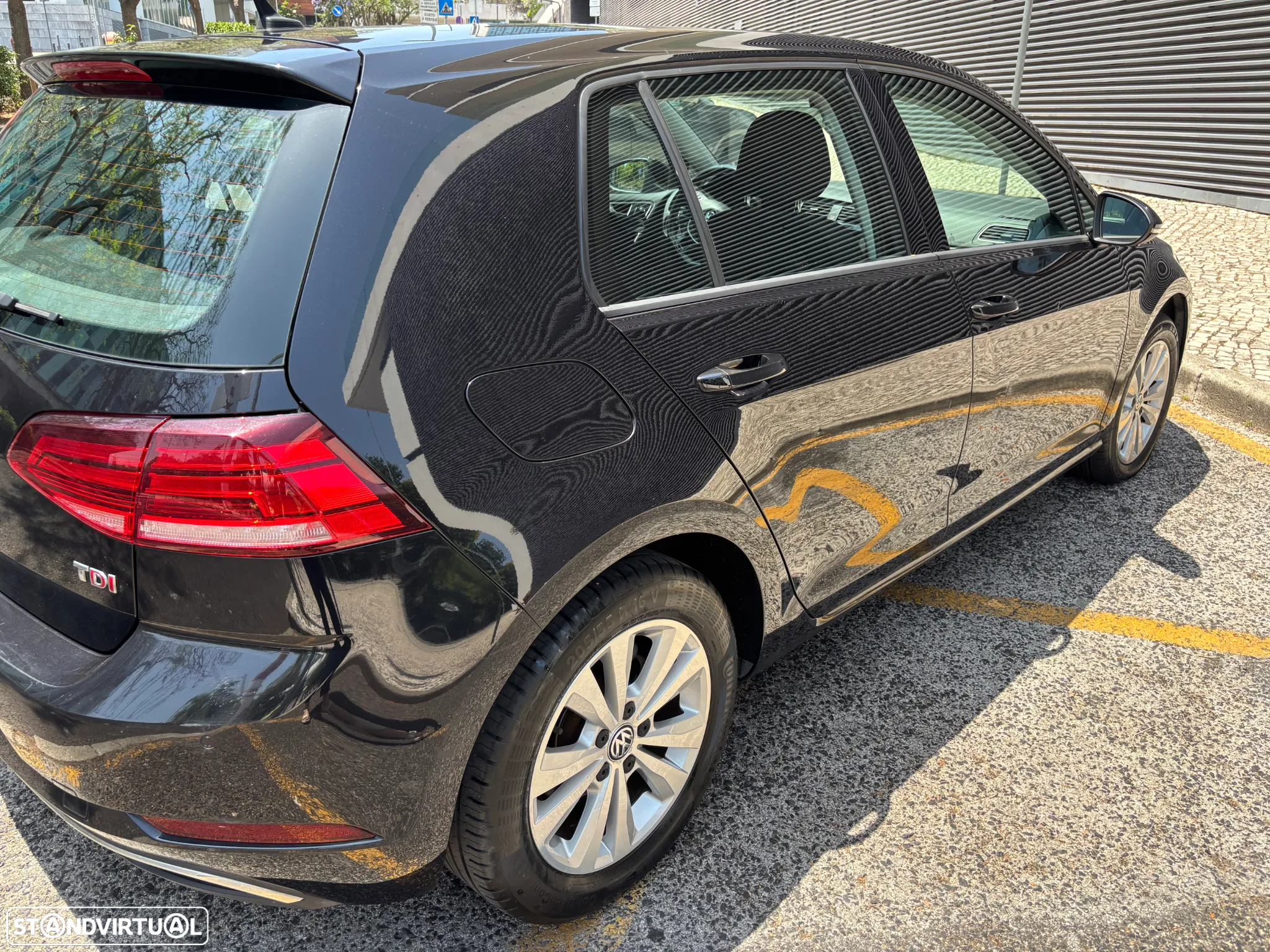 VW Golf 1.6 TDI Confortline - 15