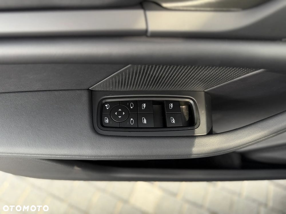 Porsche Taycan 105kWh 4 - 11
