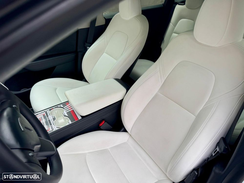 Tesla Model Y Standard Long Range RWD - 8