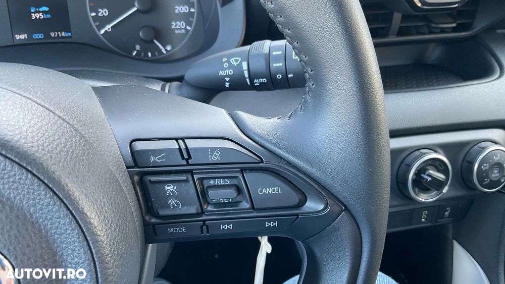 Toyota Yaris 1.5 L Dynamic - 25