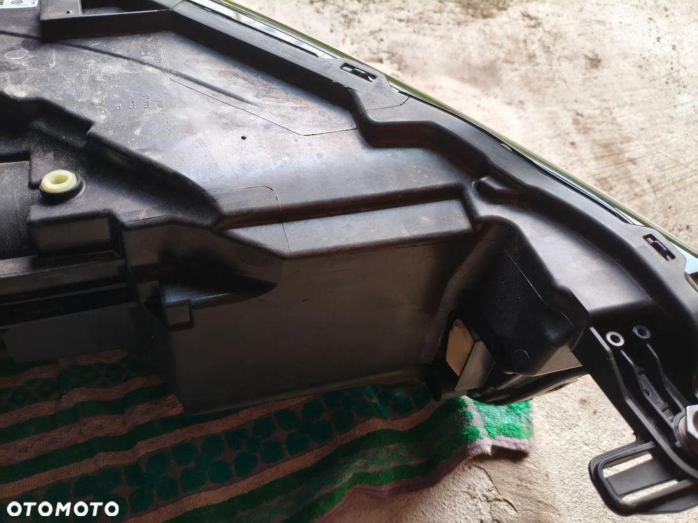 Lampa lewa przód T-Roc 2025 oryginalna - 4