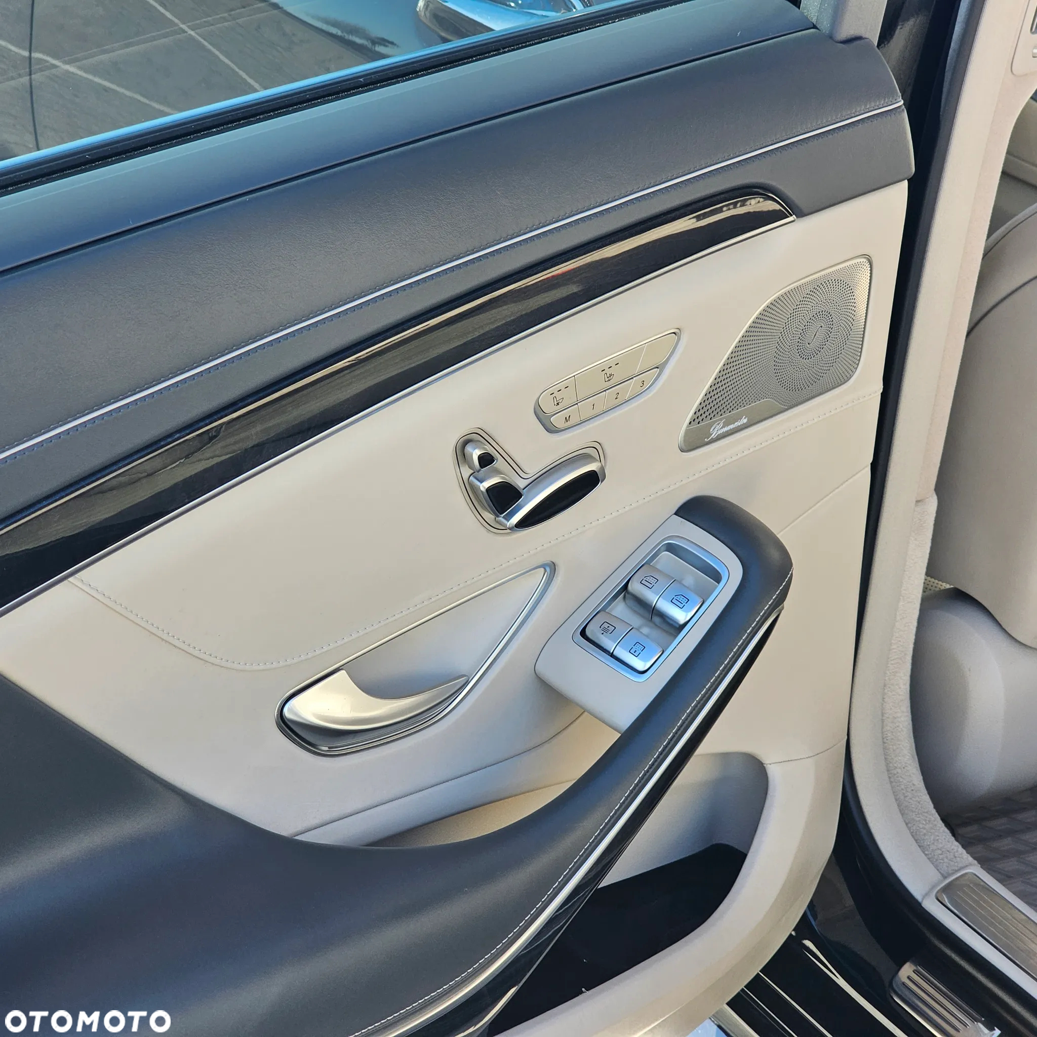 Mercedes-Benz Klasa S 560 4-Matic L 9G-TRONIC - 23