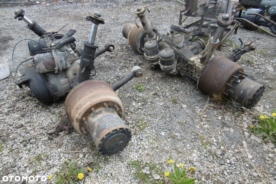 Siłownik skrętu hydrauliczny Ginaf 8x4 drążek - 2