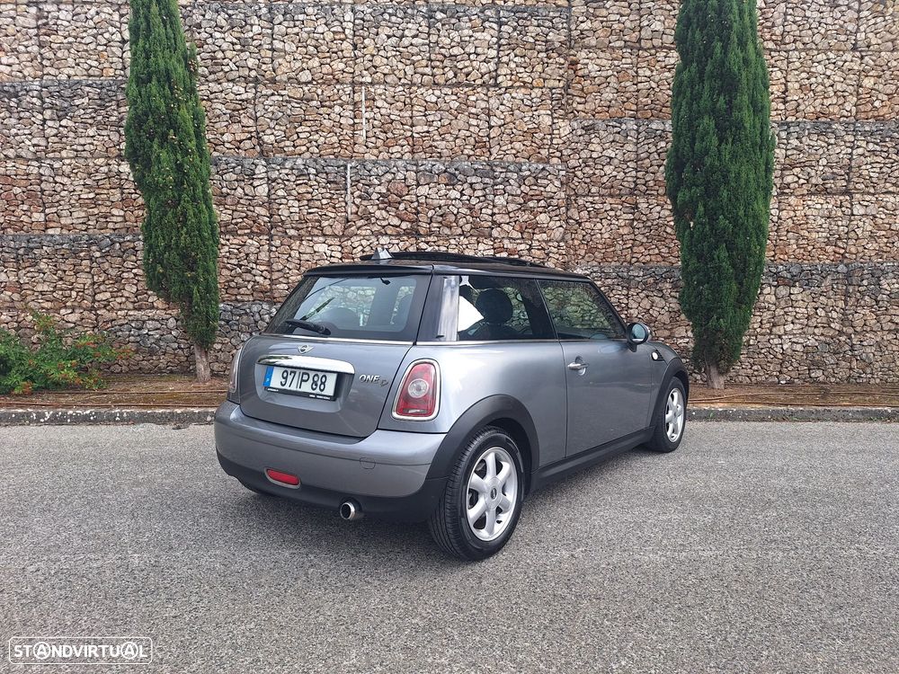 MINI 3 Portas One D - 19