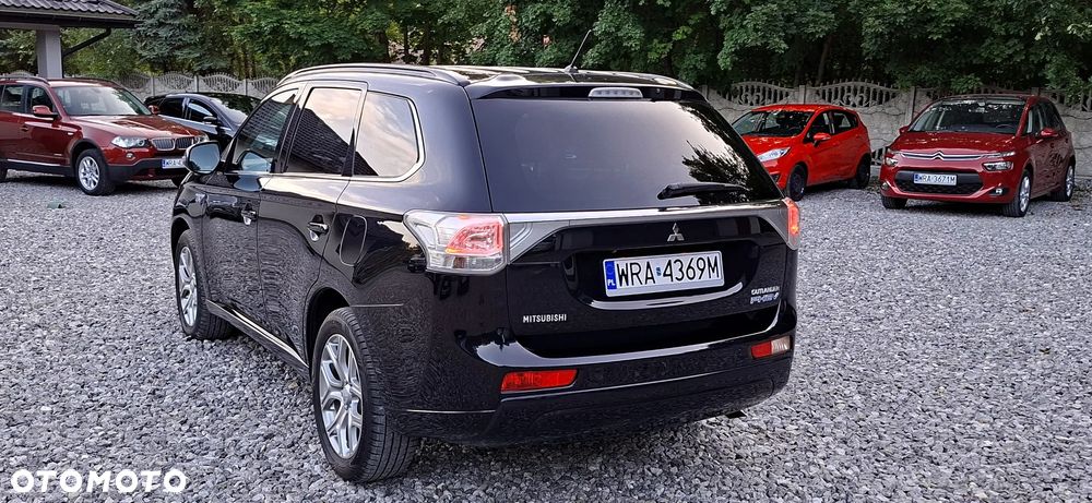 Mitsubishi Outlander 2.0 4WD Plus - 5