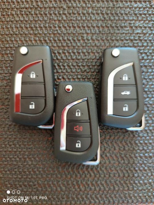 Kluczyk Toyota Yaris Auris Avensis Hilux Verso Corolla Tacoma Kodowanie Gratis - 1