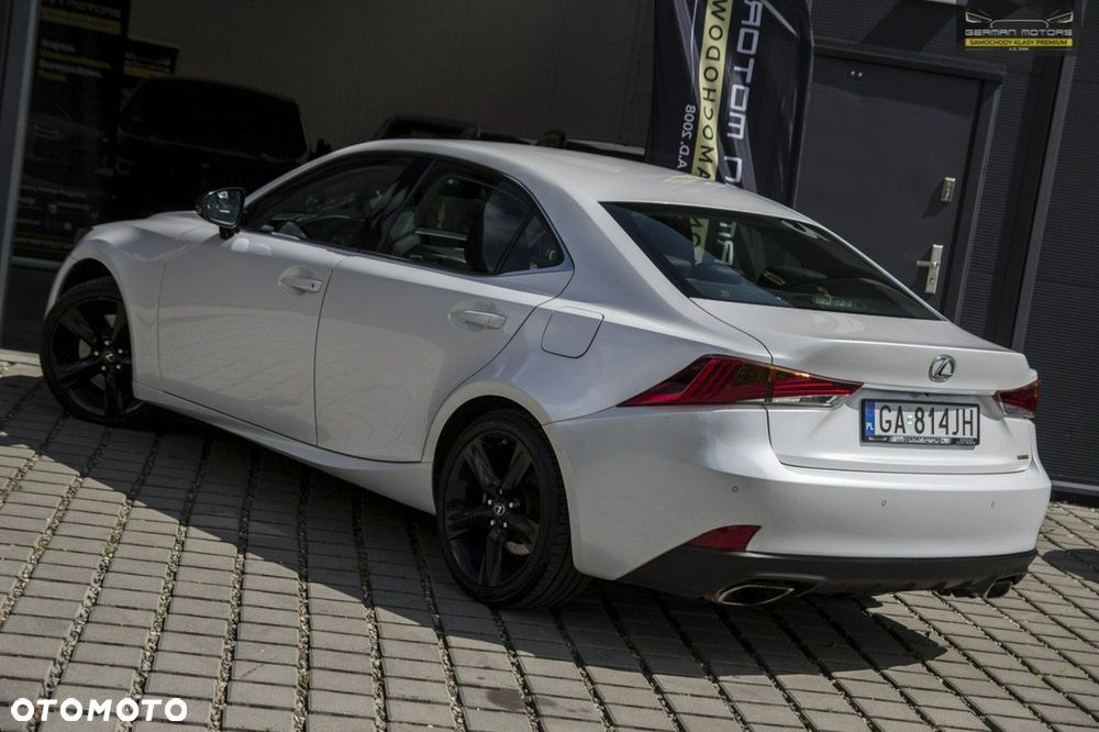 Lexus IS - 9