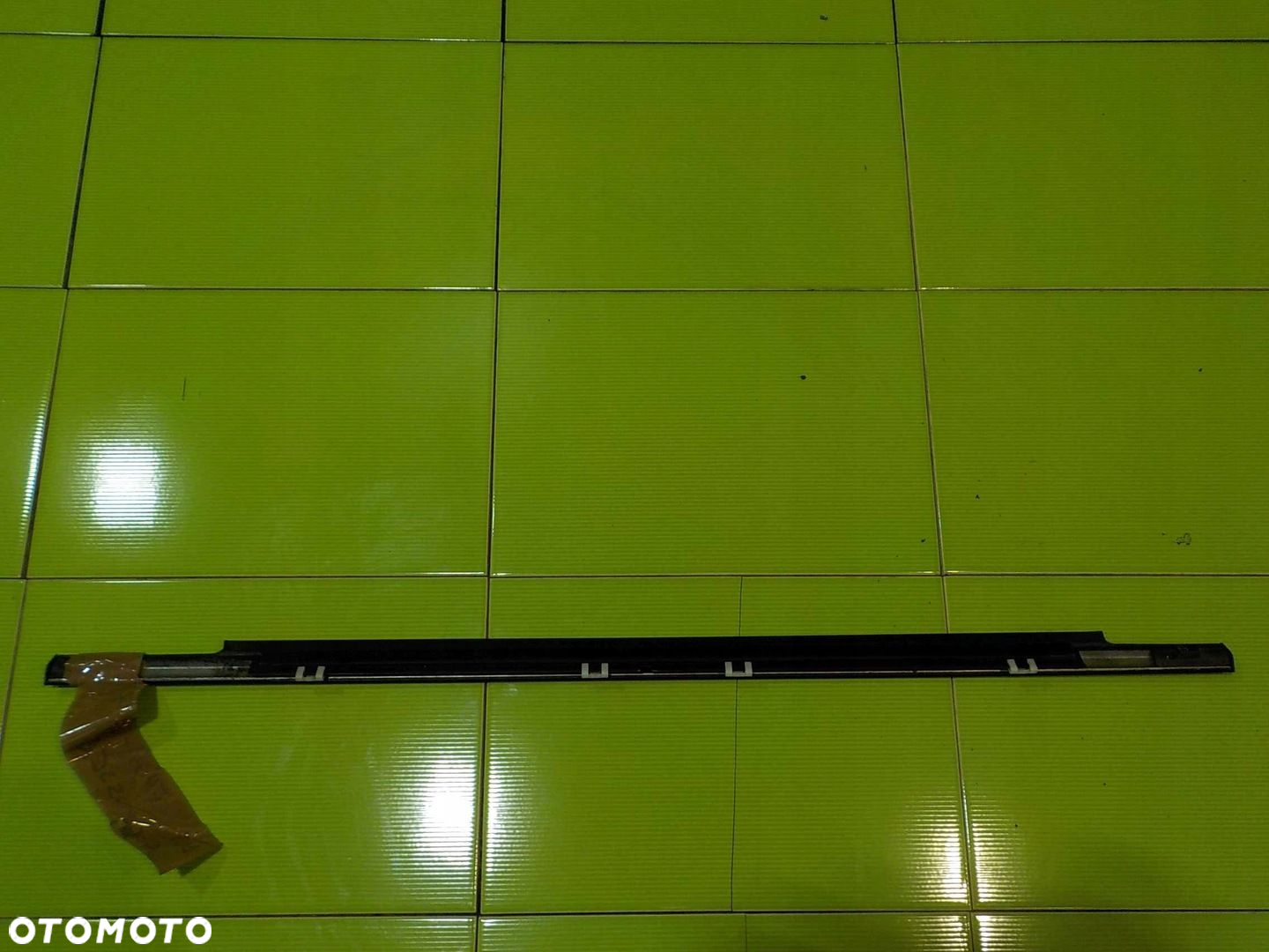 C-CROSSER 07-12 listwa zgarniajaca drzwi lewa tyl - 4