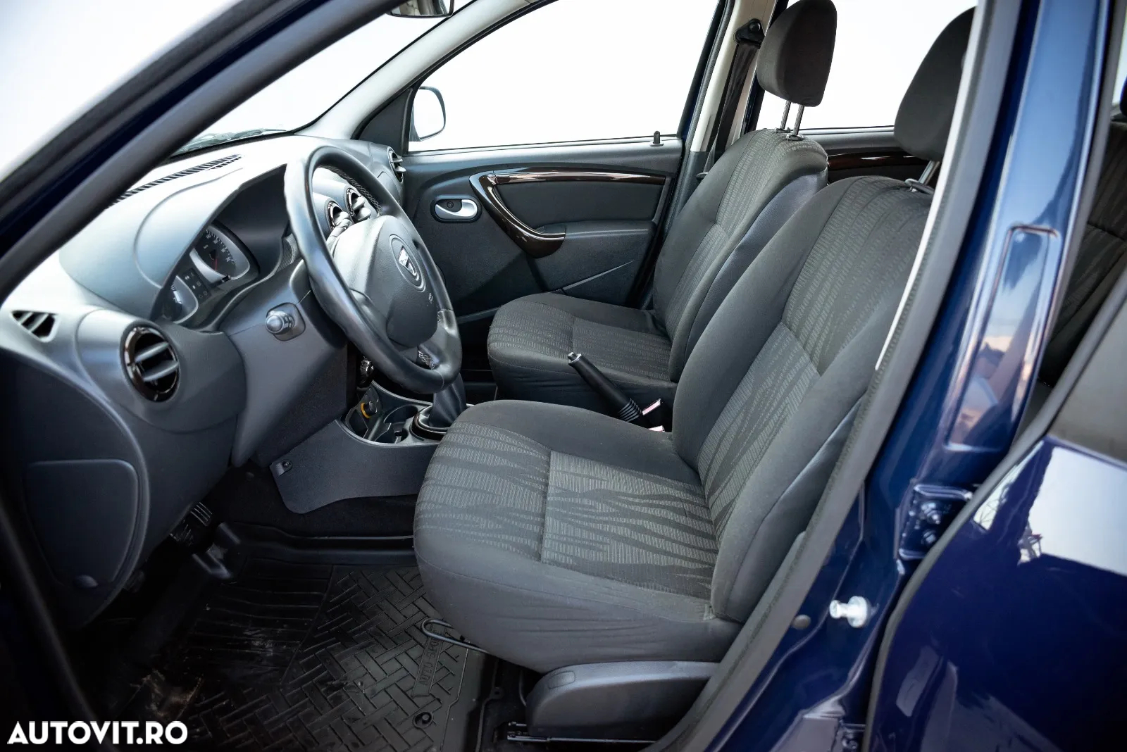 Dacia Duster 1.6 4x2 Laureate - 14