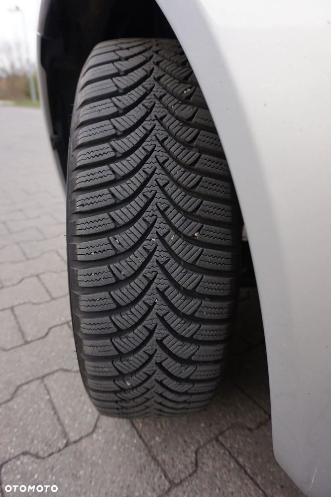 Mitsubishi Colt - 40