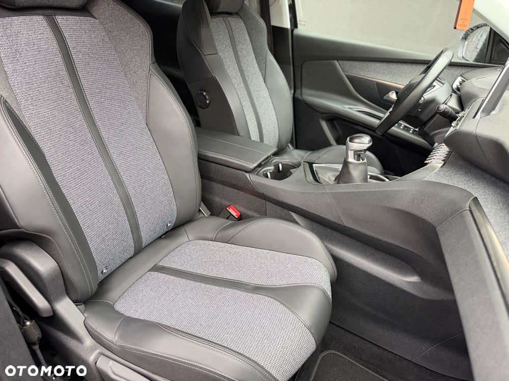 Peugeot 3008 1.2 PureTech Allure S&S - 25