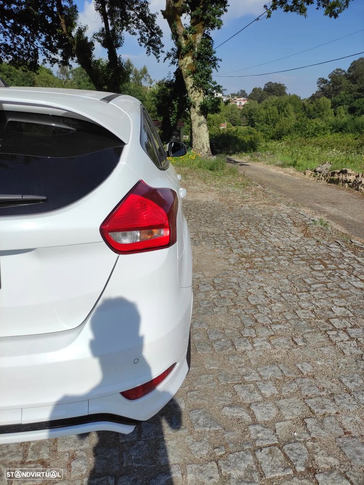 Ford Focus 1.5 TDCi ST-Line - 6