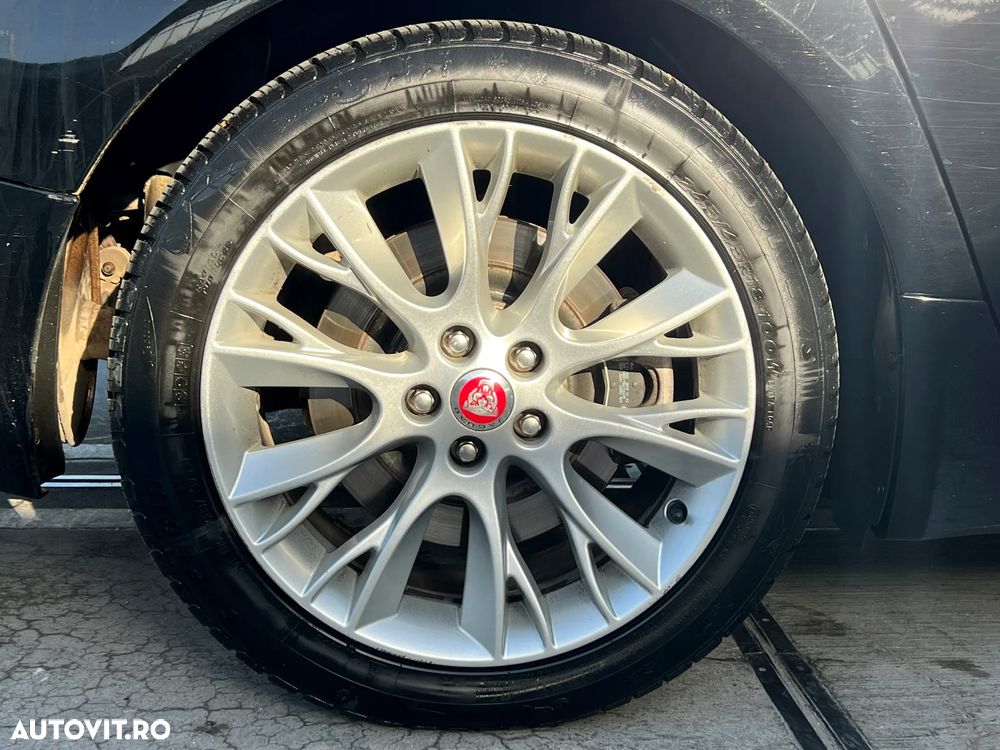 Jaguar XF 2.2D Luxury - 22