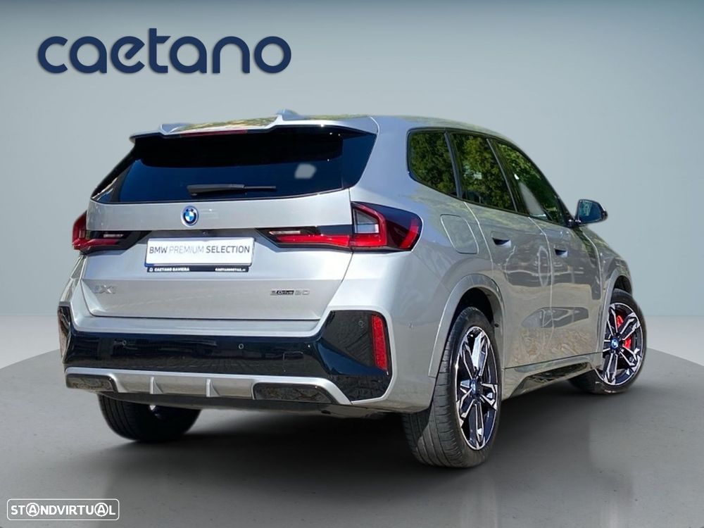 BMW iX1 eDrive20 Pack Desportivo M Pro - 2