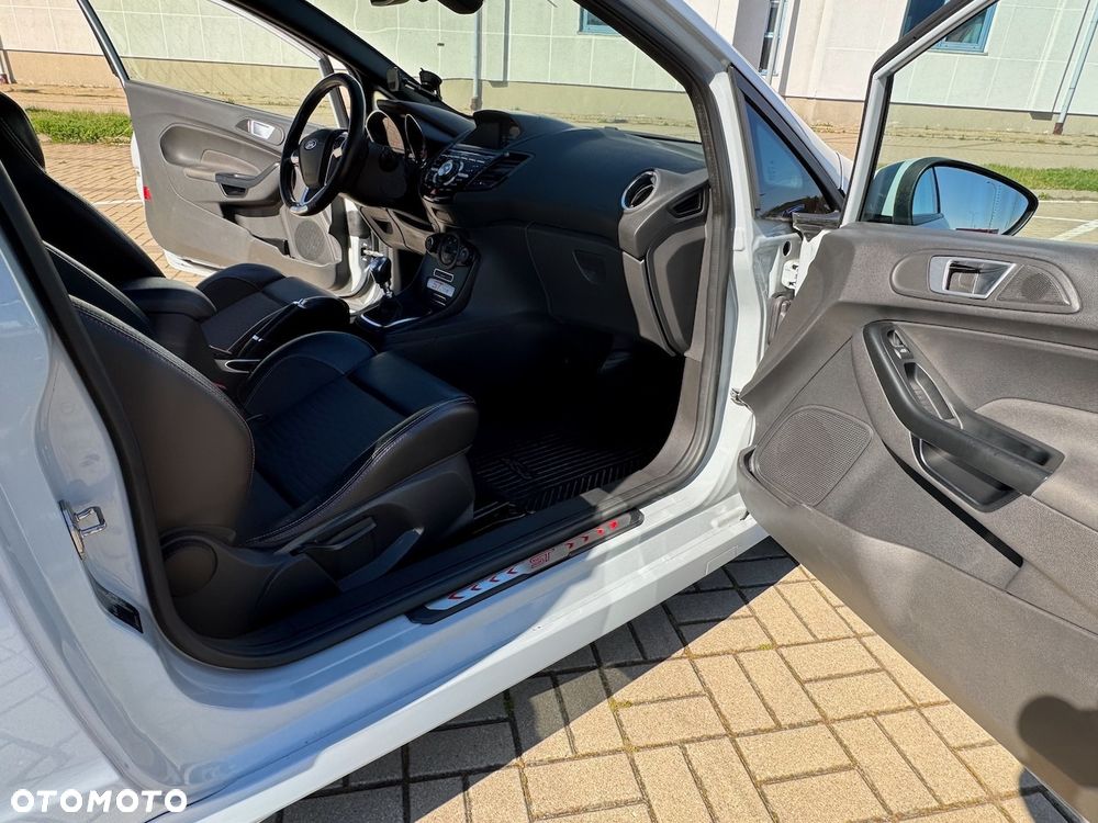 Ford Fiesta ST200 - 13