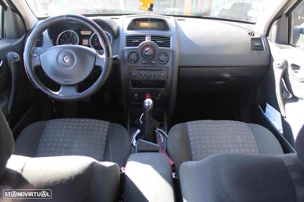 Renault Mégane 1.5 dCi Confort - 4