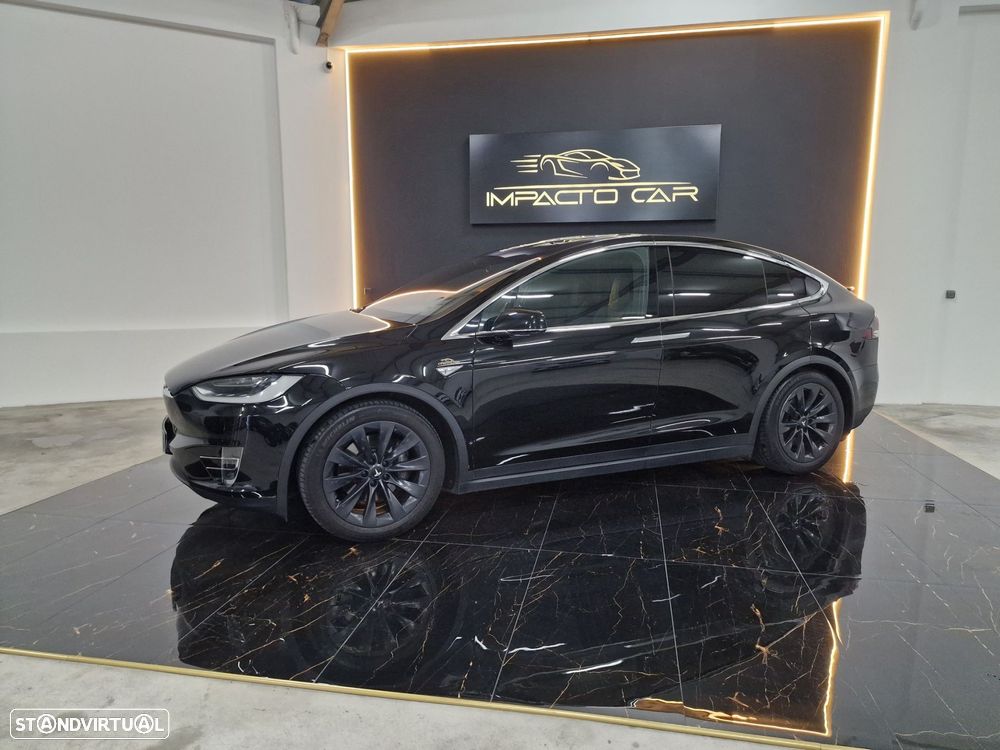 Tesla Model X 90D - 20