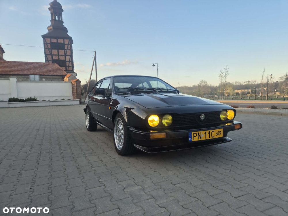 Alfa Romeo GTV - 3
