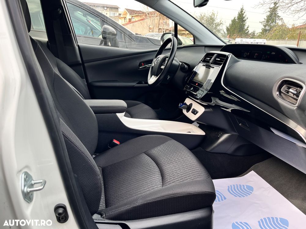 Toyota Prius (Hybrid) Sol - 19