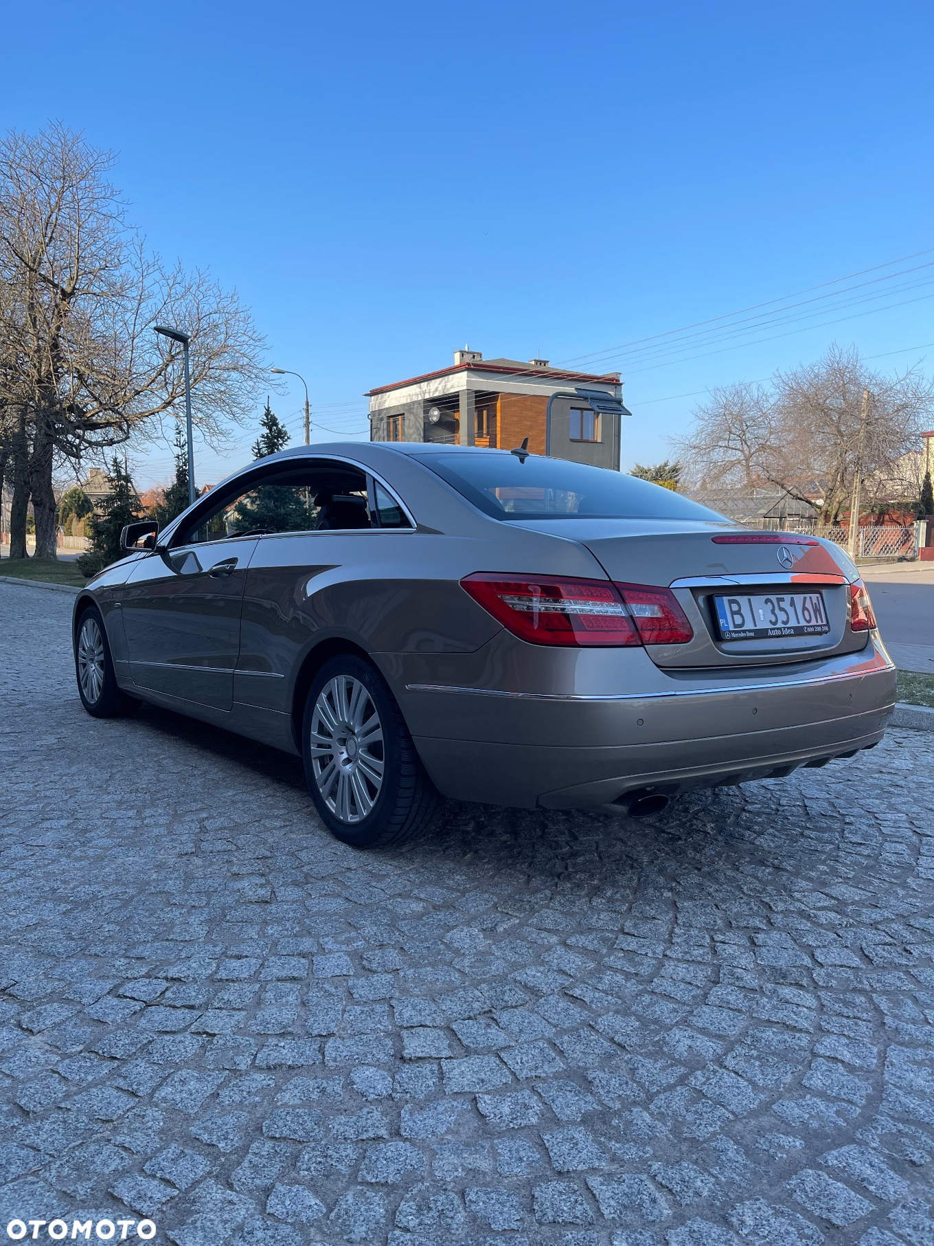 Mercedes-Benz Klasa E 200 CGI Coupe BlueEFFICIENCY Automatik Elegance - 18