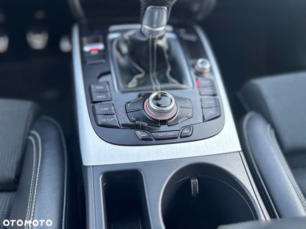 Audi A4 Avant 3.0 TDI DPF quattro S line Sportpaket - 25