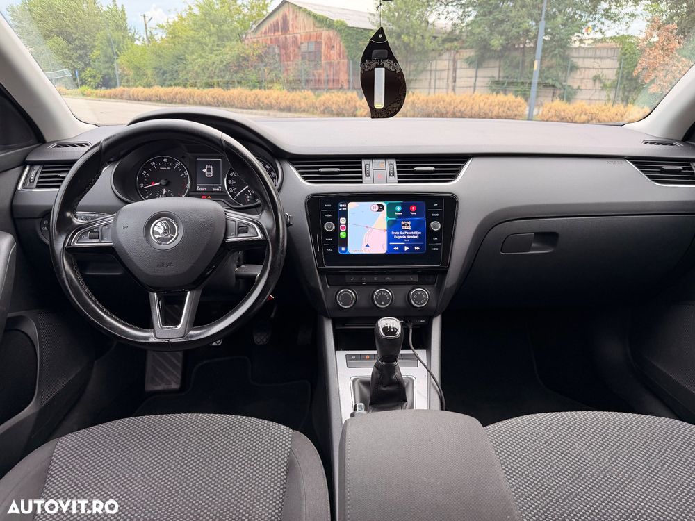 Skoda Octavia 1.6 Combi Style - 6