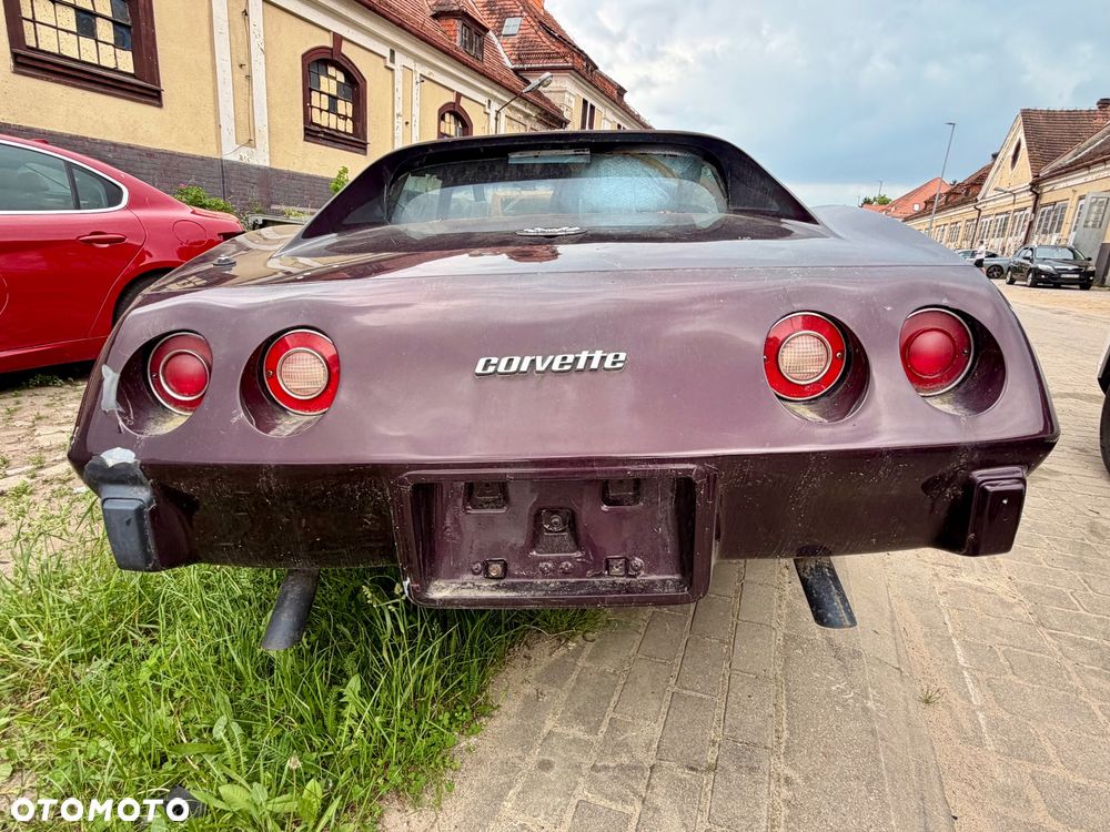 Chevrolet Corvette - 28