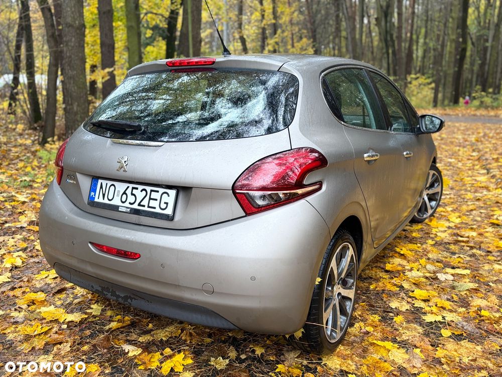 Peugeot 208 - 10