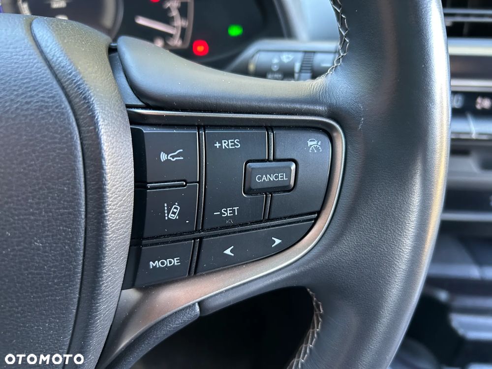 Lexus UX 250h GPF F Impression 2WD - 24