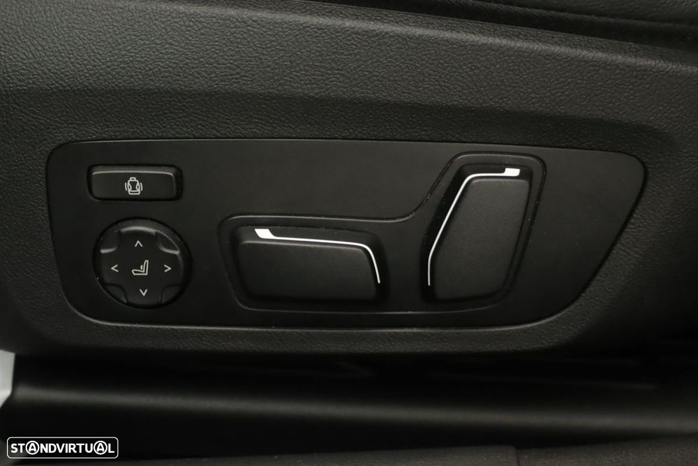BMW 330 e Pack Desportivo M Auto - 23