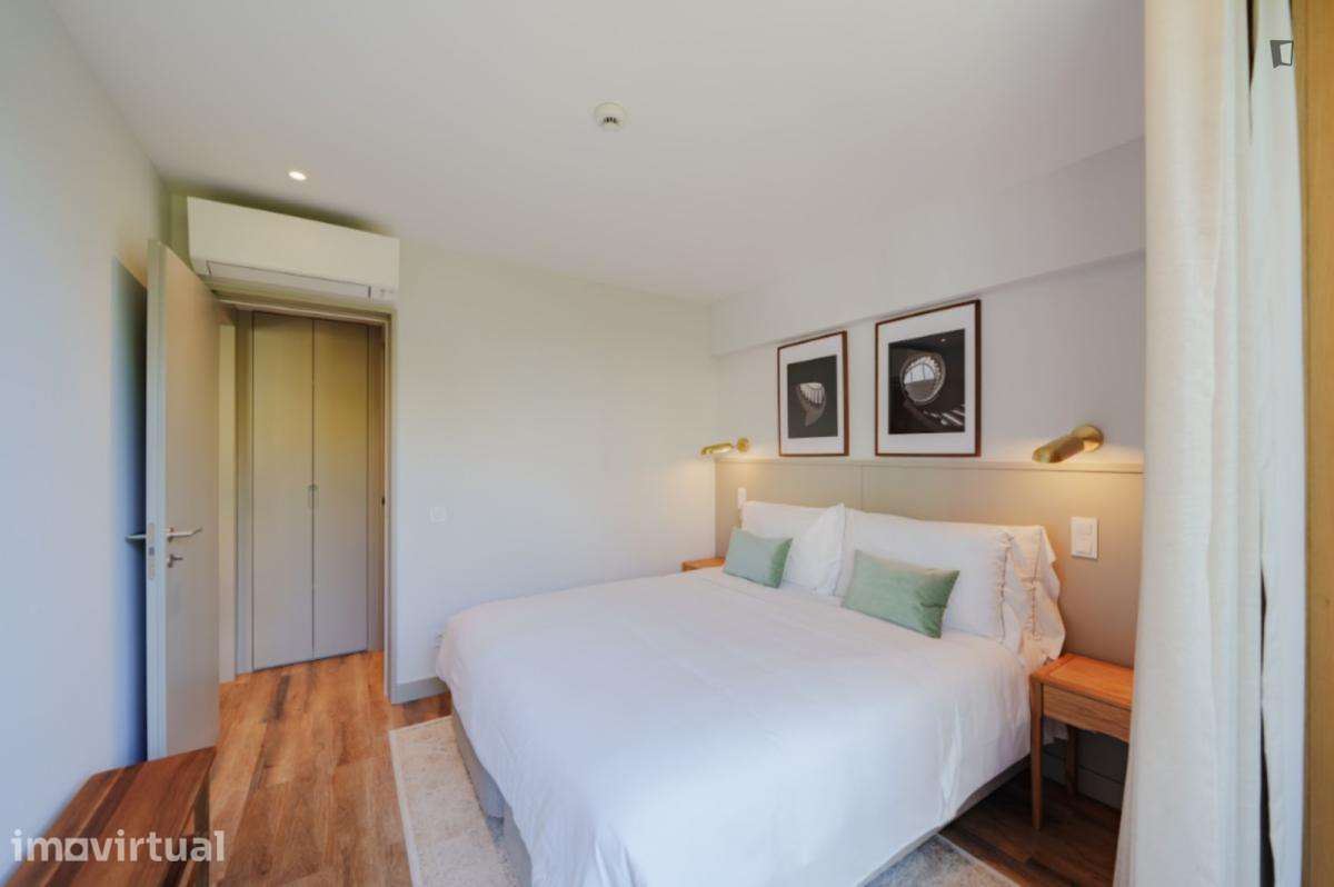 Apartamento com 1 quartos - localizado em Santo Ildefonso Porto - Grande imagem: 2/11