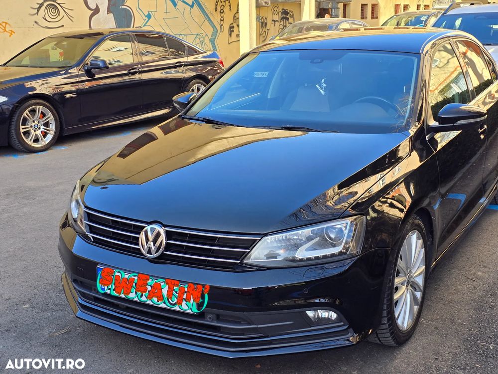 Volkswagen Jetta 2.0 TDI DSG Comfortline - 1