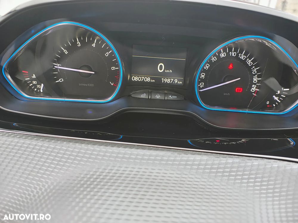 Peugeot 2008 PureTech 130 GPF Stop&Start Allure - 22