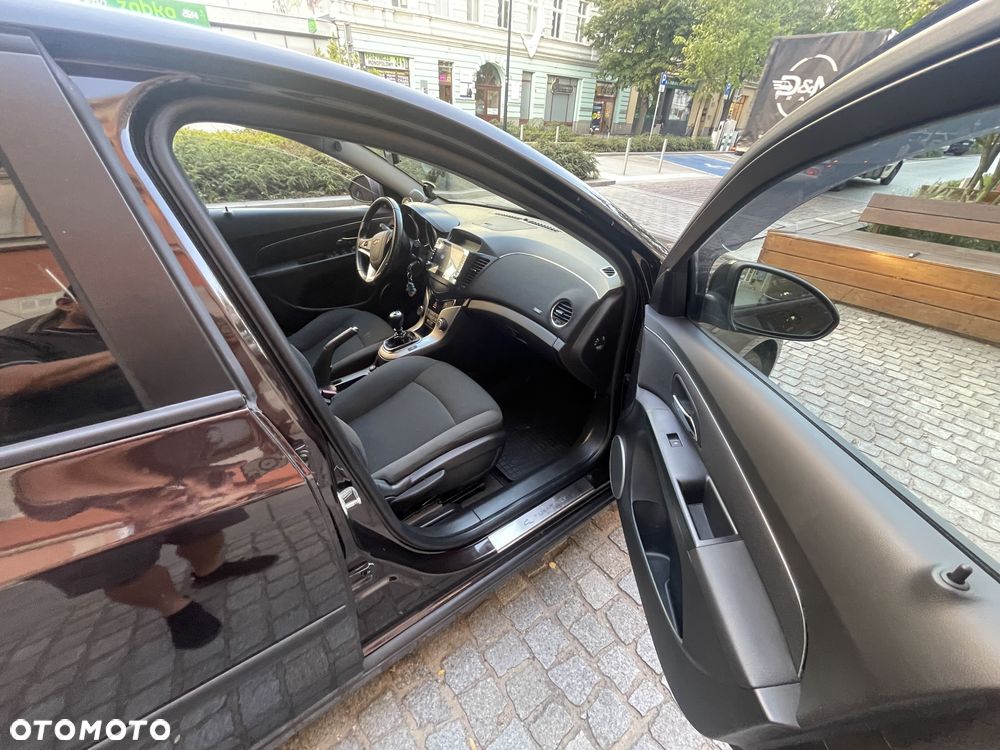Chevrolet Cruze - 12