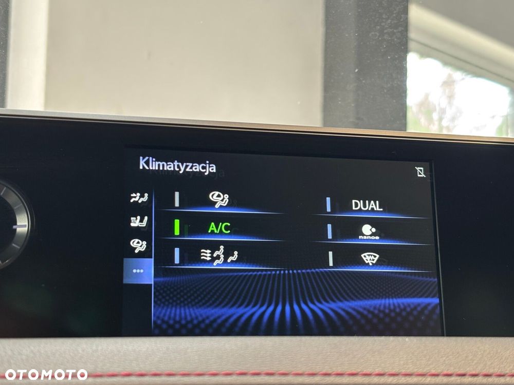 Lexus UX - 22