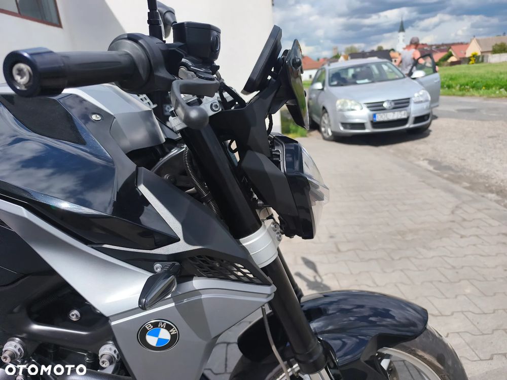 BMW F - 19