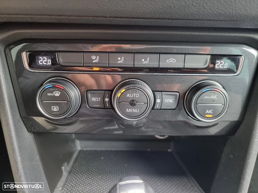 VW Tiguan 2.0 TDI R-Line DSG - 24