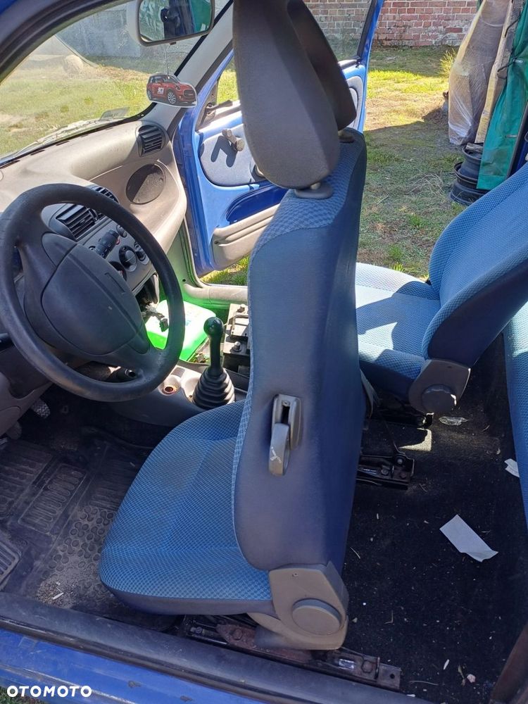 Fotel lewy kierowcy FIAT Seicento 98-2002 r sprawny ładny 451/A - 3