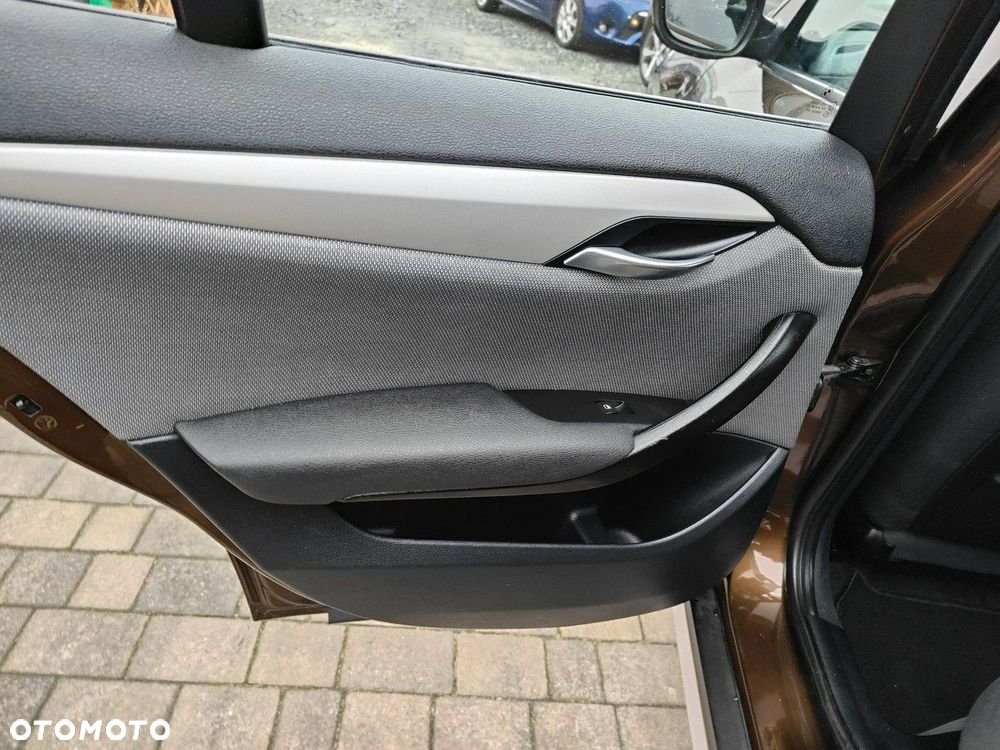 BMW X1 sDrive18d xLine - 28