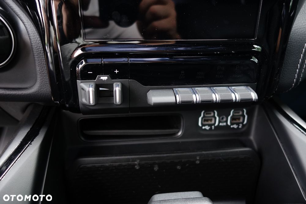 RAM 1500 5.7 Crew Cab Shortbed Laramie Sport Full - 27