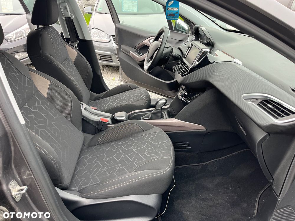 Peugeot 2008 Blue-HDi FAP 100 STOP & START Style - 11